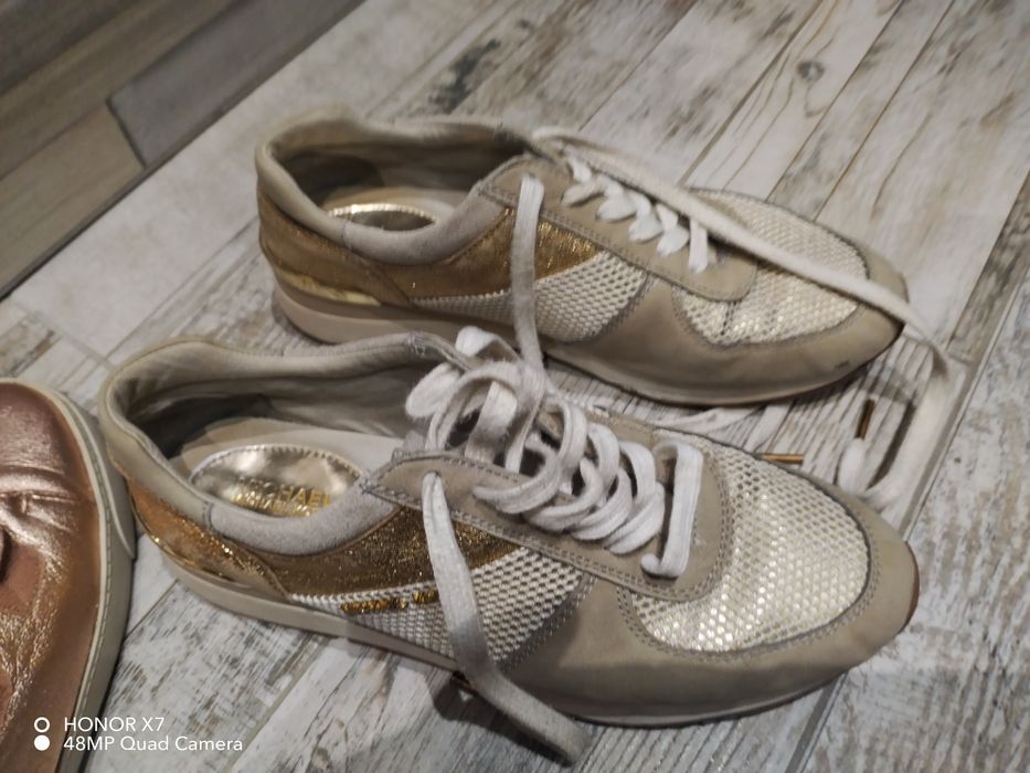 Продавам маратонки Michael Kors