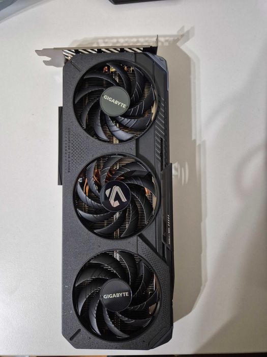 Gigabyte Radeon RX 9060 XT GAMING OC 16GB
