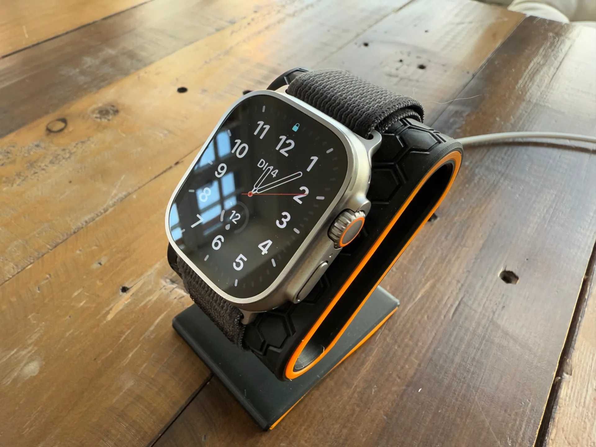 Поставка за зареждане на Apple Watch – стилна и практична
