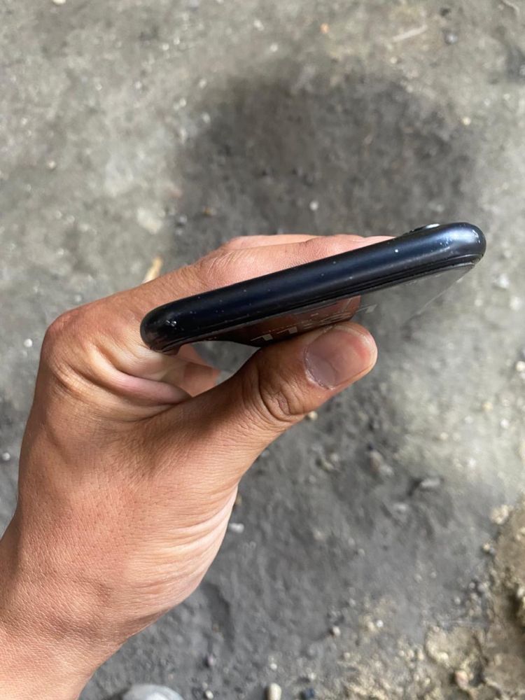 Iphone XR 128gb АКБ77%