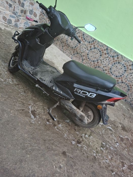 Vând scuter electric hoinarul