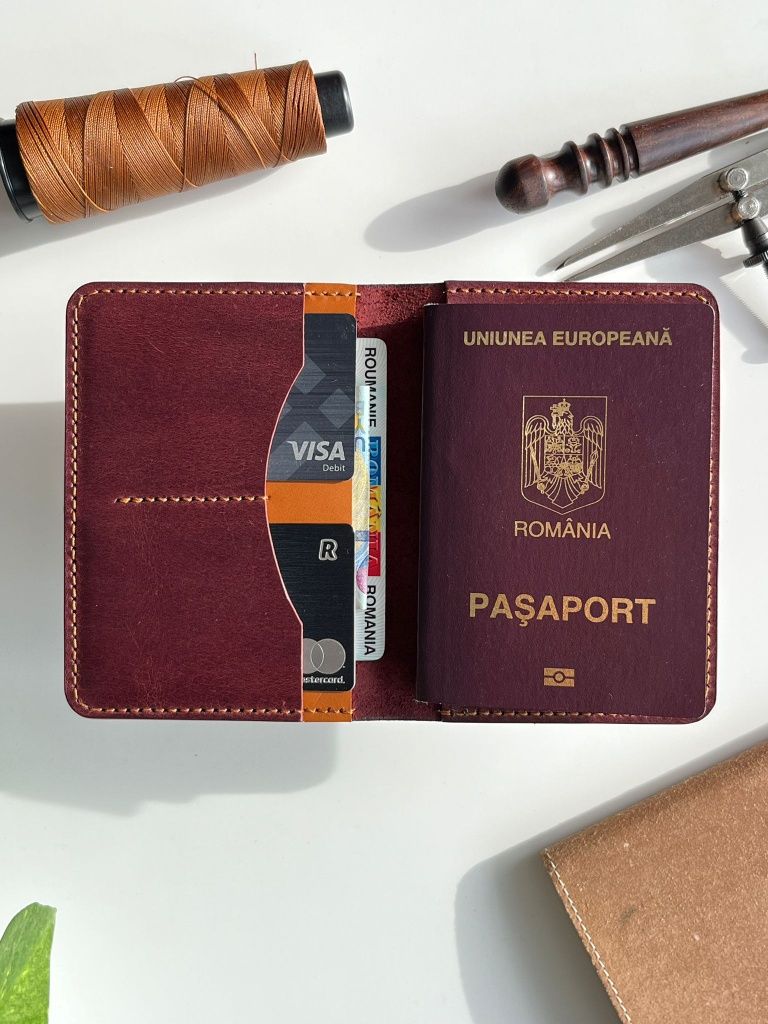 Portofel pentru pasaport relizat manual din piele naturala