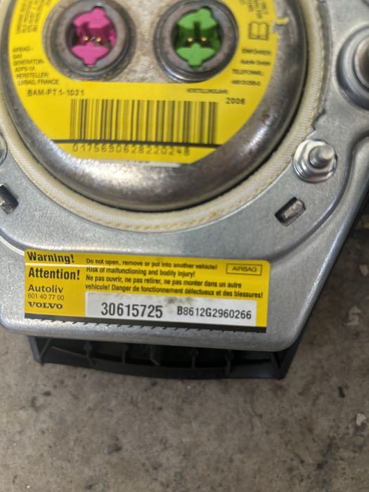 Plansa bord volvo S40 an 2006 compatibila si pe volvo V50 C30 sau C70
