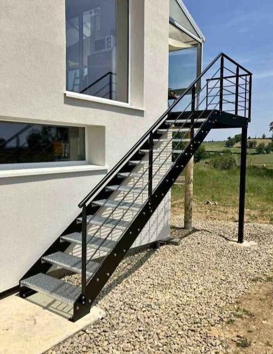 Facem scări de exterior ne deplasăm oriunde în țară
