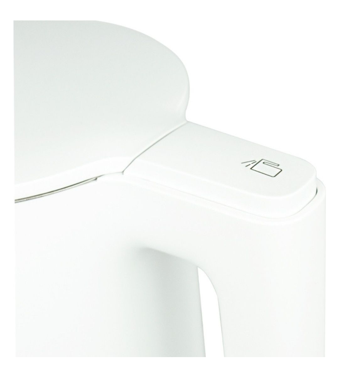 Электрочайник бренда Xiaomi, белый матовый
Объем 1,7 л. Нержавеющая