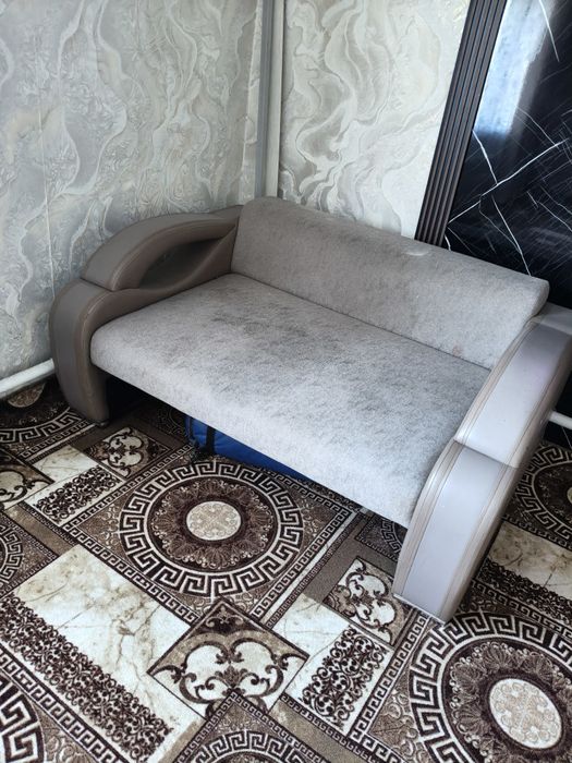 Продам диван в хорошем состоянии