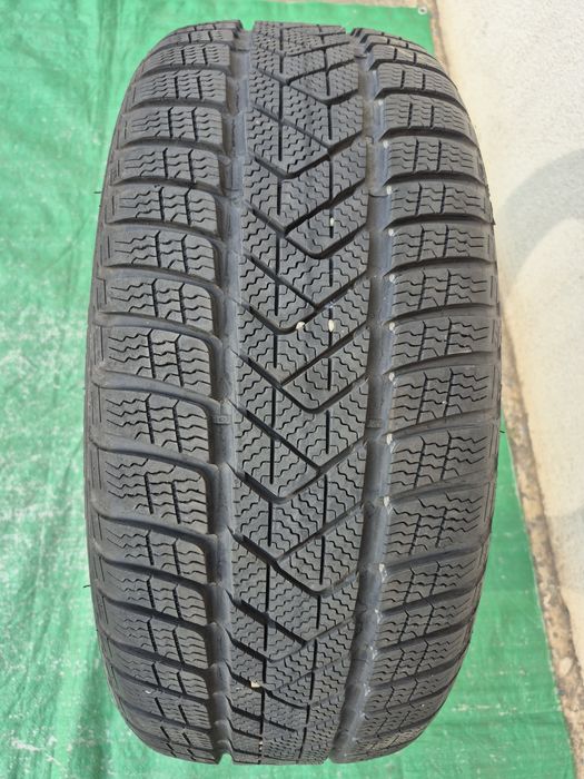 Vand  Anvelopa Pirelli(iarna),225/40/19,93H,Dot 4818