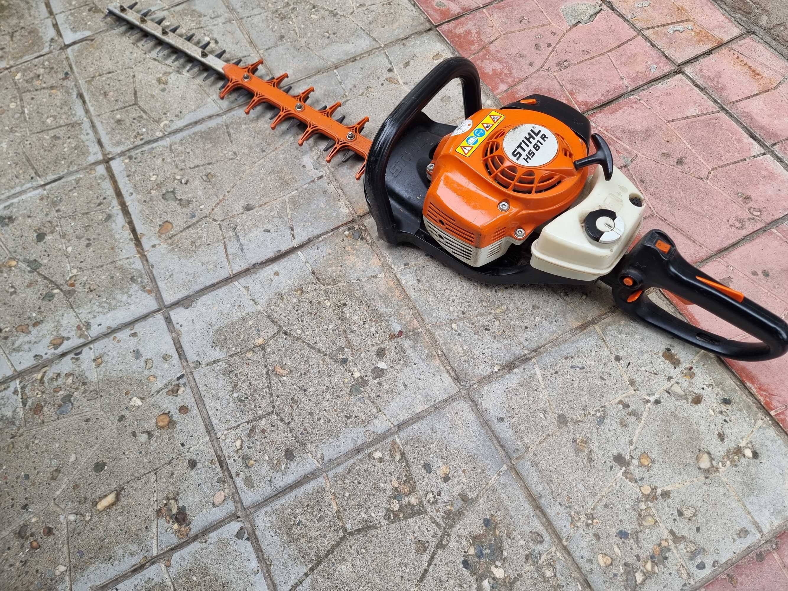 Stihl HS 81 R - храсторез - ножица за жив плет