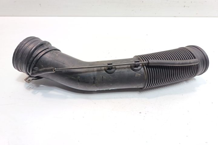 Furtun aer 06B129627E Volkswagen VW Passat B5.5 (facelift)