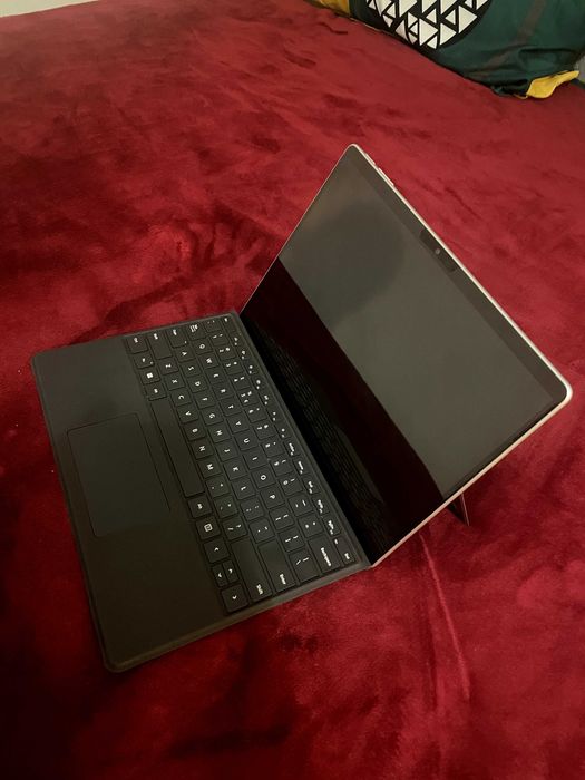 Microsoft Surface Pro 9 - I7 12th-16GB-256GB - Tastatura si Pen ORG