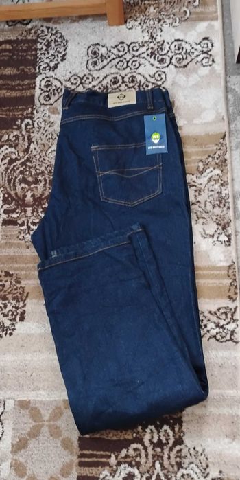 Vând blugi bărbați