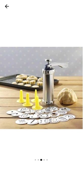 Aparat defursecuri si biscuiti,Material durabil, 20de forme,4Duze,nou.