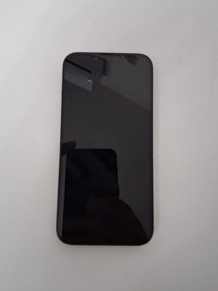 Vând telefon IPhone 13 memorie 128GB, , 86 procent batere