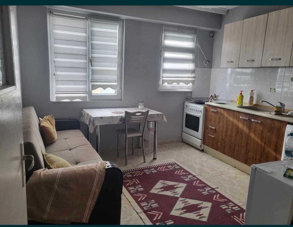 Дава се под наем Тристаен апартамент в Хасково, Дружба 1 - 82 кв.м за 178.5 € - Снимка #2