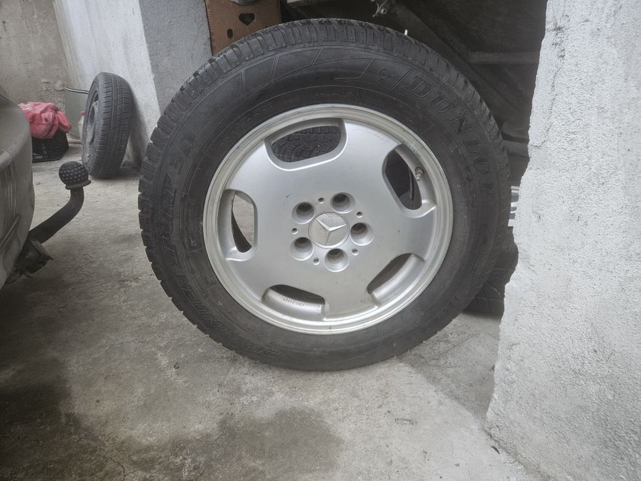 Продавам гуми Dunlop 225/60/R16