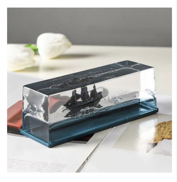 Нетонущий кораблик с кораблем из пиратов карибского моря