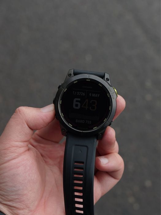 Garmin Enduro 2 в идеальном состоянии