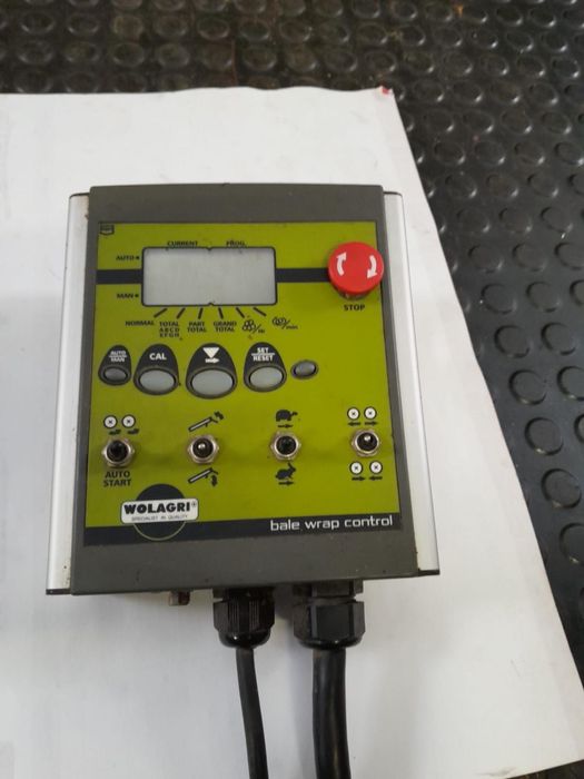 Infoliator foliator baloti rotunzi auto-incarcare  cu monitor comanda