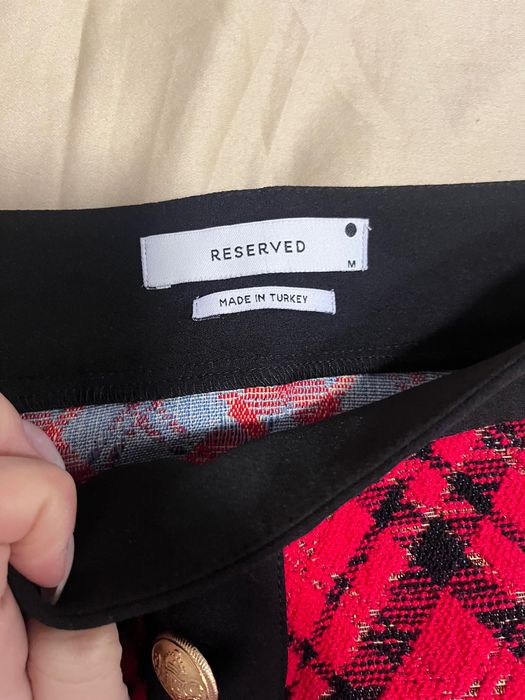 Дамска пола Reserved