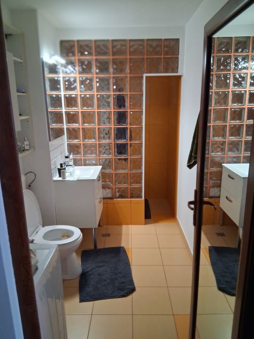 Vând apartament Apahida, zona centrala