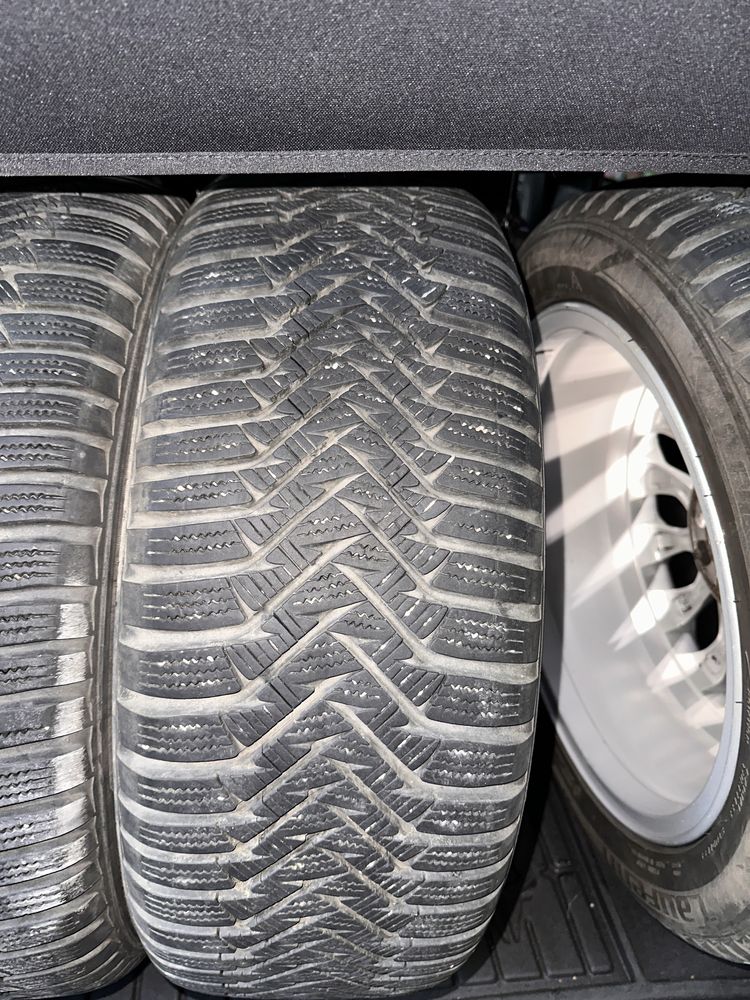 Anvelope iarna 215/50/17 , protectie janta, extra load