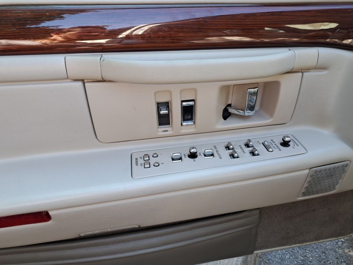 Cadillac Deville 4.6 V8 32V Concours