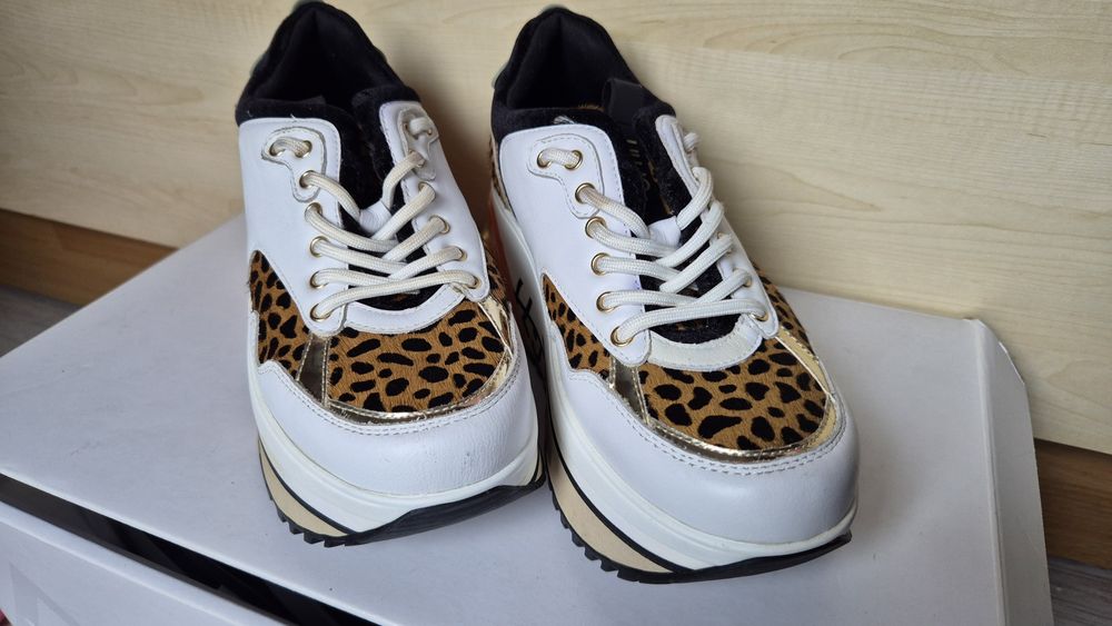 Liu Jo оригинални сникърси маратонки
Сникърси Air Maxi 2B BF1121 PX18