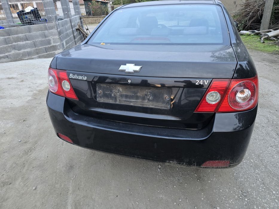 Продавам шевролет епика  на части