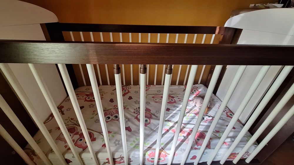 Patut bebe, din lemn,KLUPS SAFARI, model cu girafa