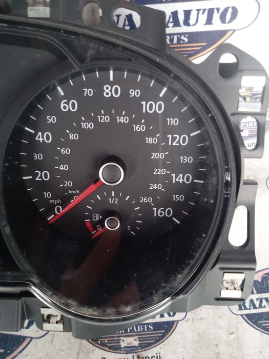 ceasuri bord uk  volkswagen golf 7 1.6 benzina 2014