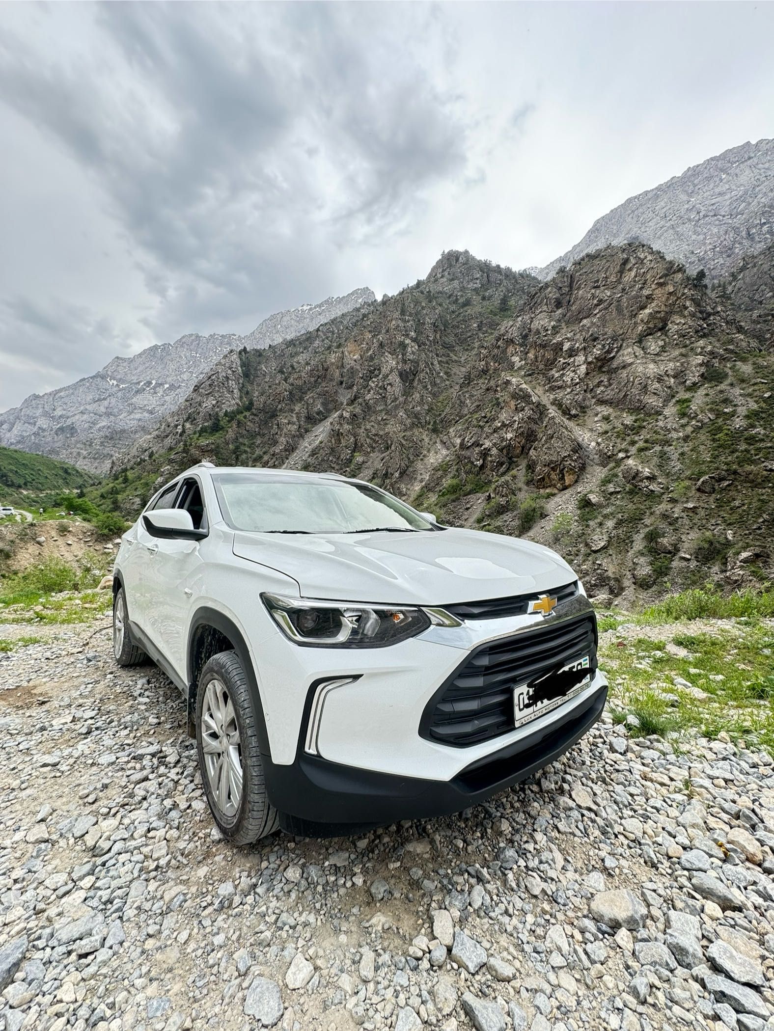 Поездки в горы, по Узбекистану.Туры, гид-водитель.Микроавтобус Hyundai