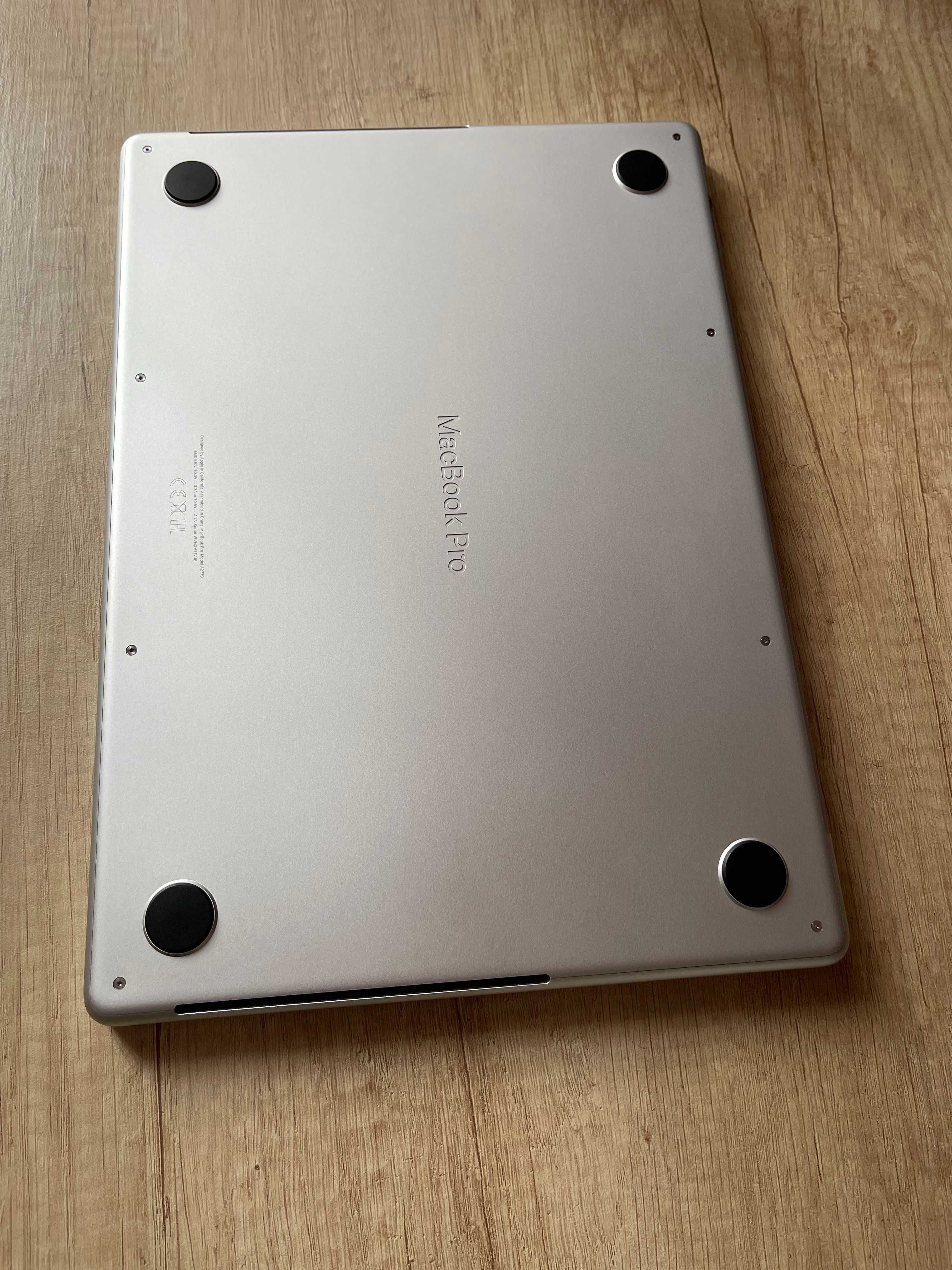 Macbook pro m2 pro 14 - 96% батерия