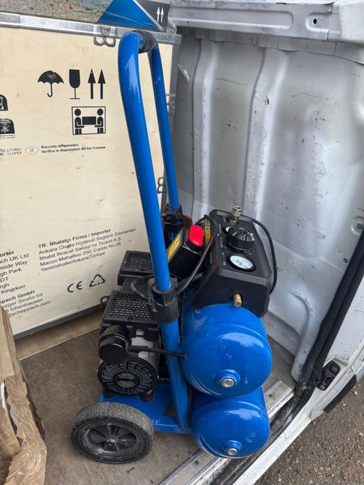 Compresor ultrasilentios 54dB 10 bari 20L