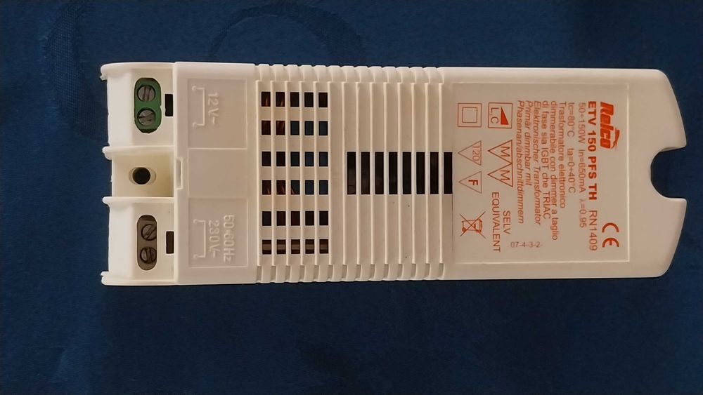 Продавам комплект трафове с лунички и осветителни тела за вгаждане