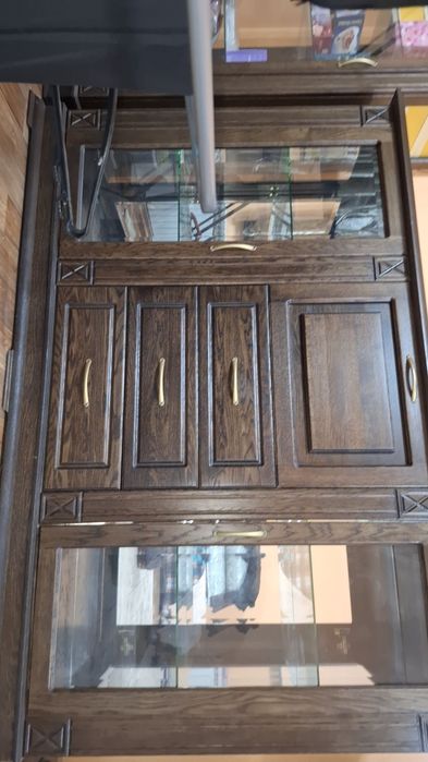 Срочно!! Распродажа кровати, пылесос, люстры! витрина в гостинную и т