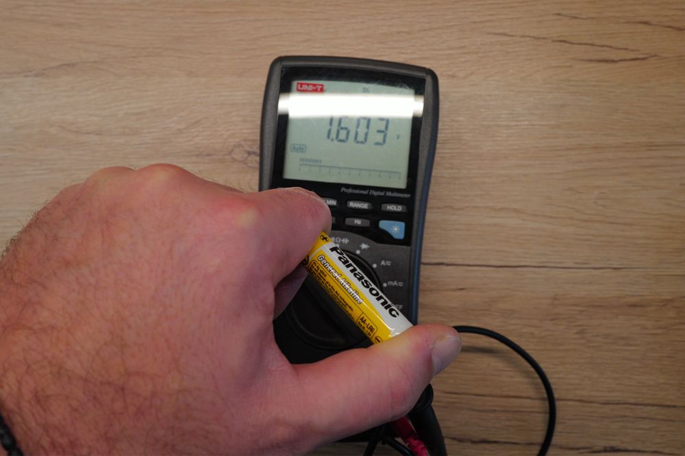 Multimetru UNI-T UT70D True RMS de Top stare perfecta