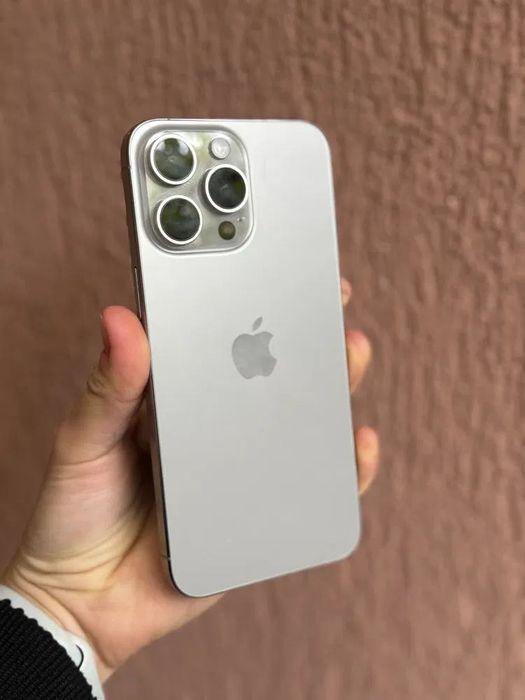 Vand Iphone 15 pro max, 256 GB