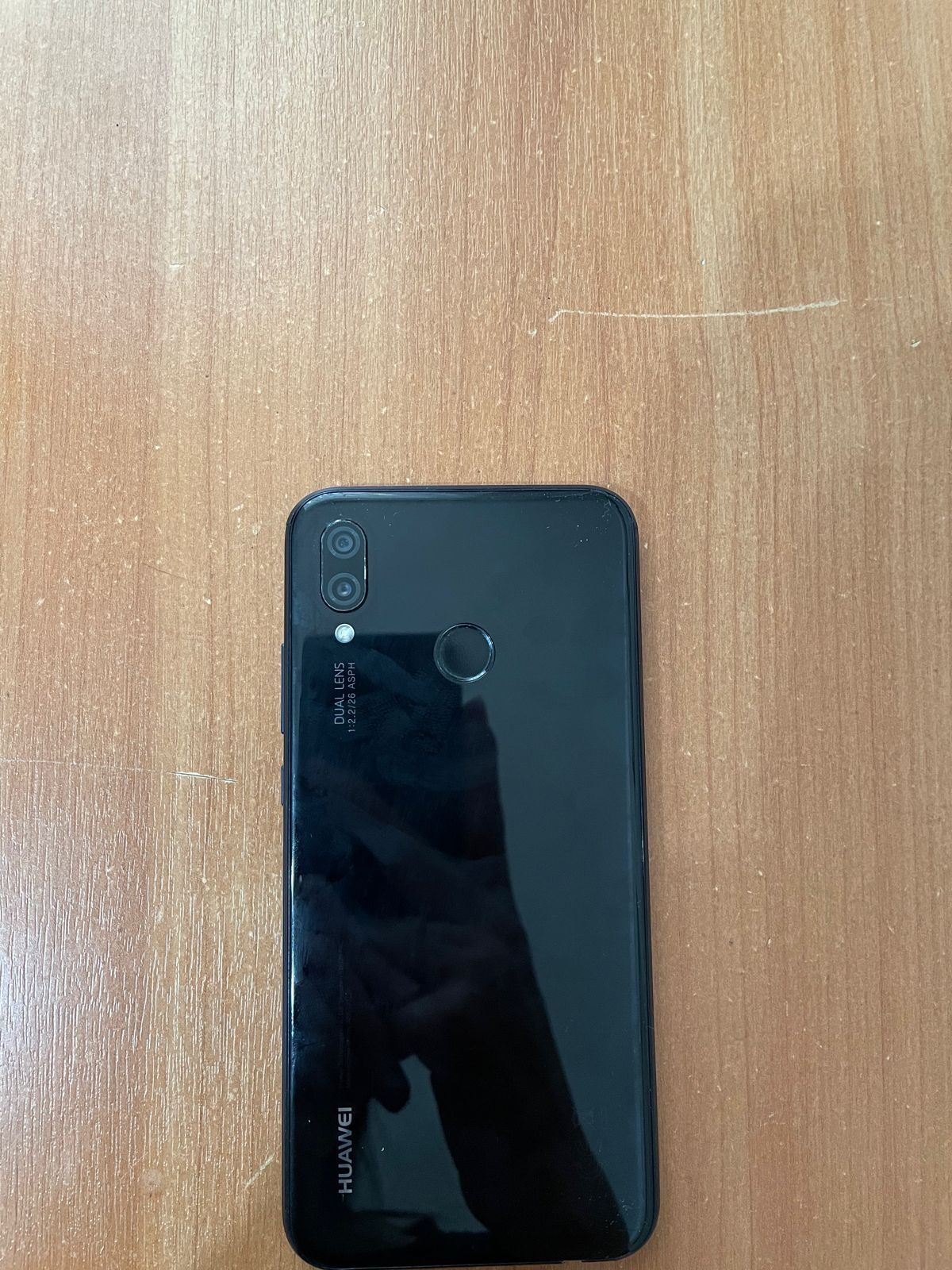 Хуевей Р20 Lite.