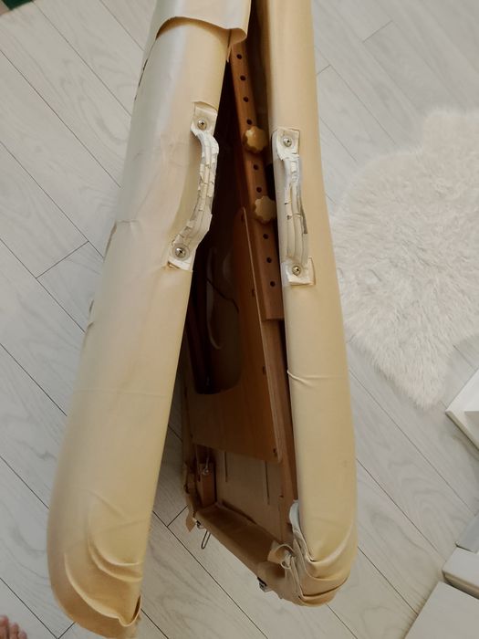 Vand masa de masaj cu toate accesoriile folosita - inca functionala