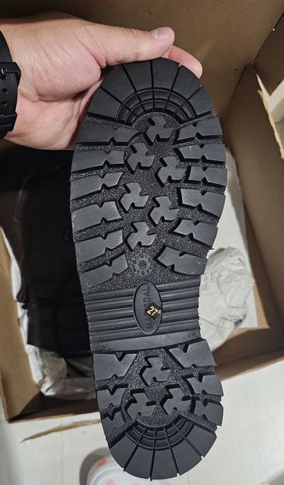 Vand bocanci de iarna / vara