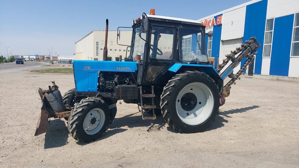 Услуги бары траншеекопатель