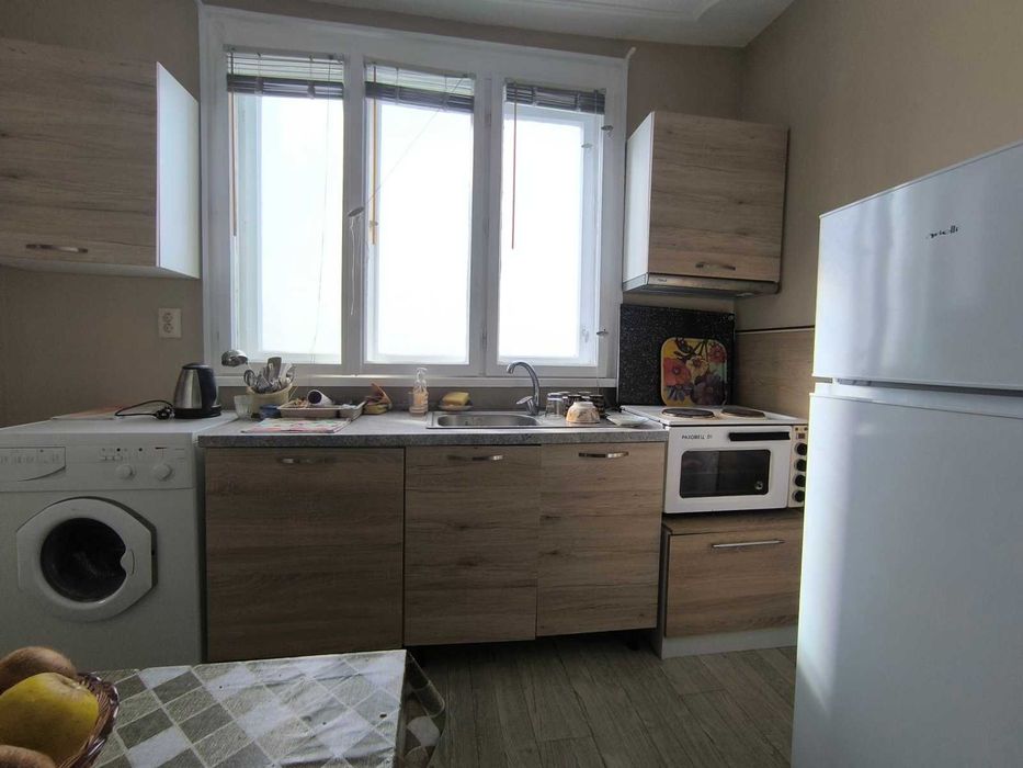 Дава се под наем Тристаен апартамент в Бургас, Център - 80 кв.м за 367.2 € - Снимка #4