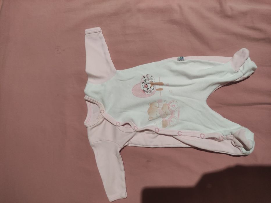 Бебешки ромпъри 0-3 месеца 56/62 размер ,подходящи за момече