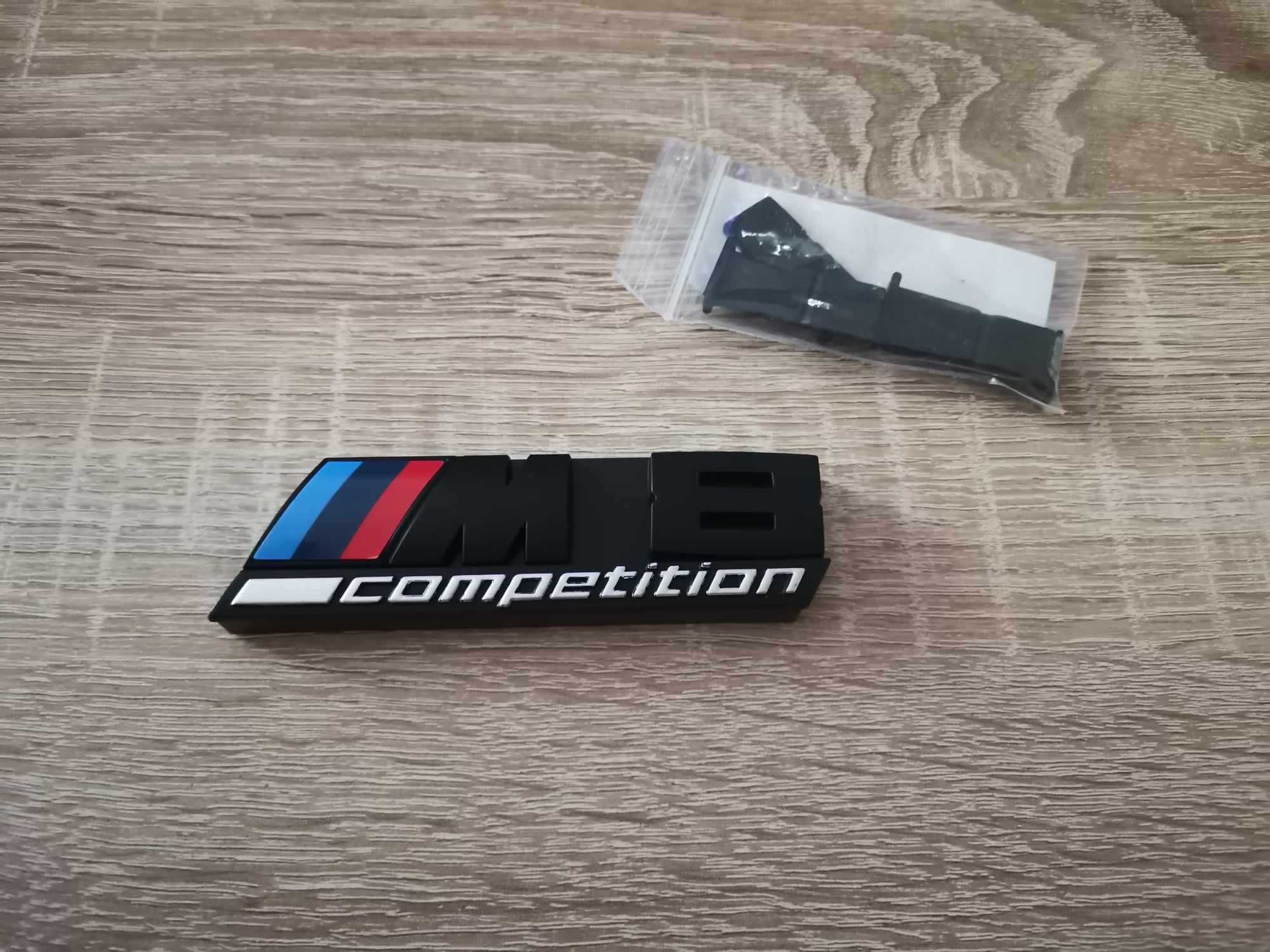Предна решетка черна емблема BMW M8 Competition