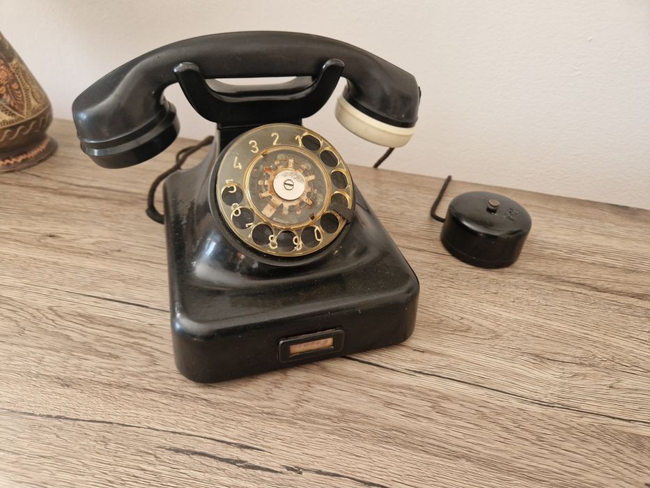 Telefon vintage negru