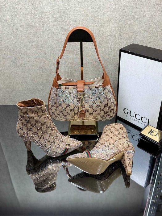 Botine cu toc și geanta set