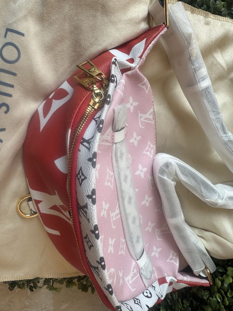 Чанта Bumbag в червено и розово