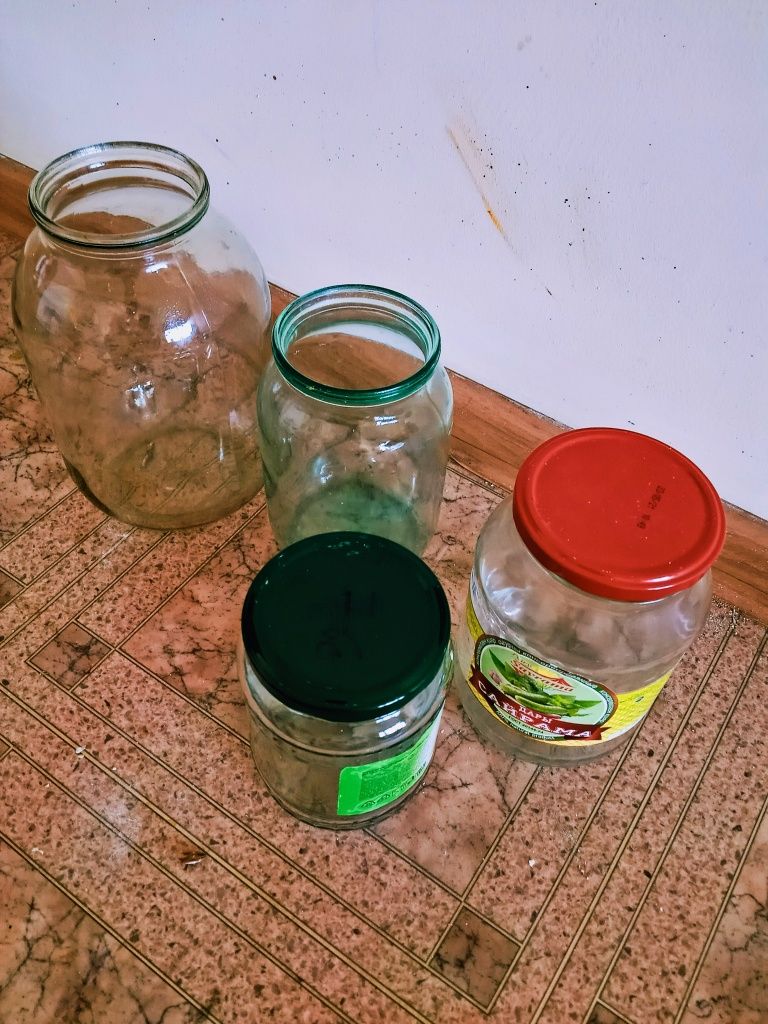 Банки  стеклянные  СССР  и  другое.