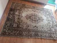 Персийски килим .