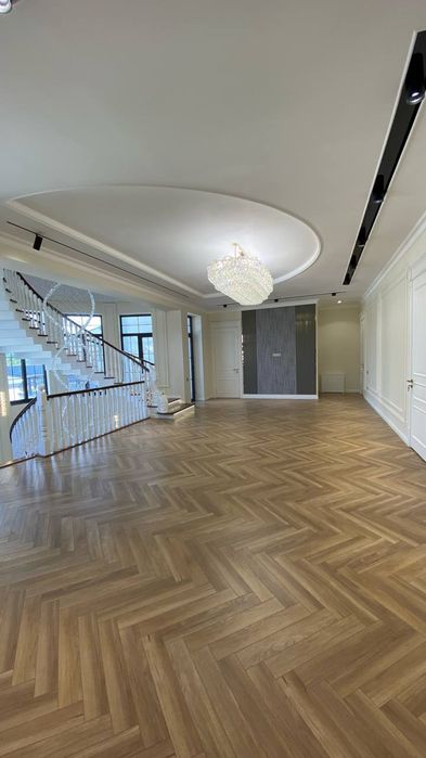 Qasr. Махалла зур. 1000квм. 9та хона